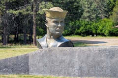 Memorial to Naval trainees