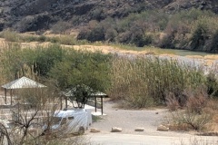 Camping and picnic area nearby, on the way back. Time for lunch.