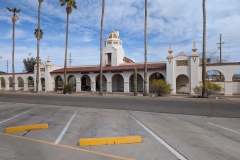 This building runs on the long side of the plaza, where the railroad lines are. The visitor's center and other businesses are on the sides.